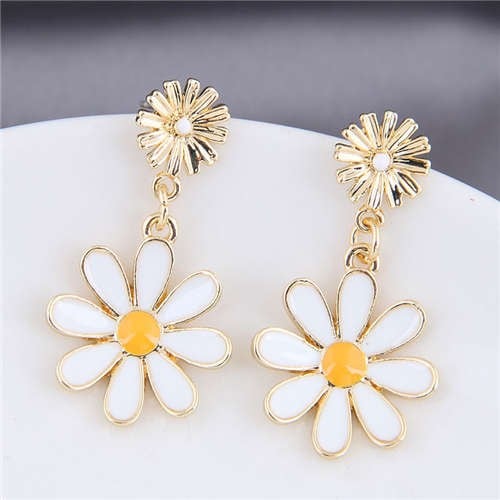Adorable Enamel Daisy Design Korean Fashion Women Dangling Earrings - White