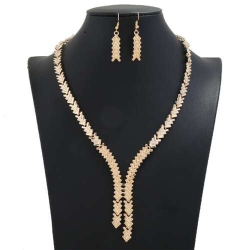 Exaggerating Fashion Punk Style Arrow Chain Alloy Costume Necklace and Earrings Set - Golden