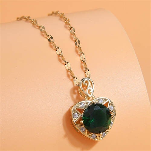 Korean Fashion Green Heart Pendant Copper Wholesale Necklace