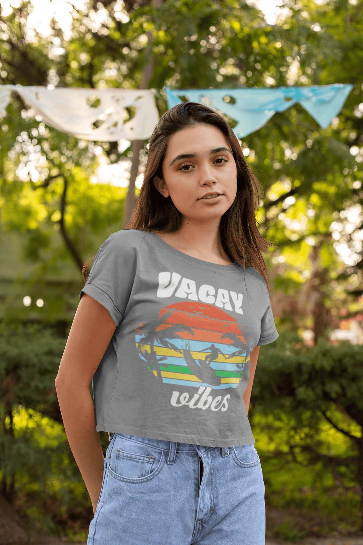 VACAY VIBES Cropped T-Shirt