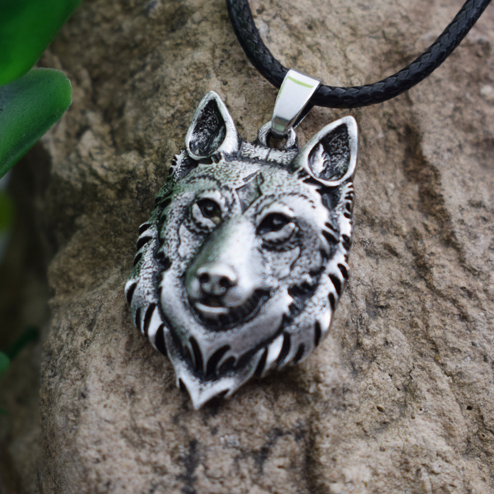 Wolf Head Necklace Pendant - StylinArt