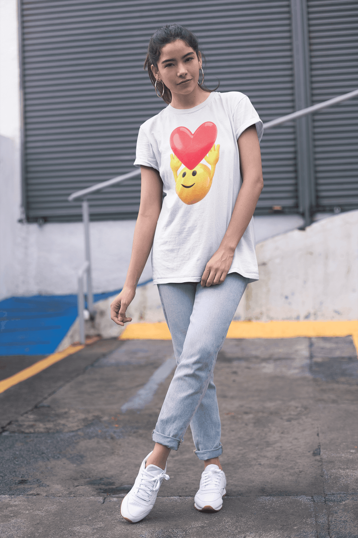 Emoji I am in Love Announcement T-shirt - StylinArt
