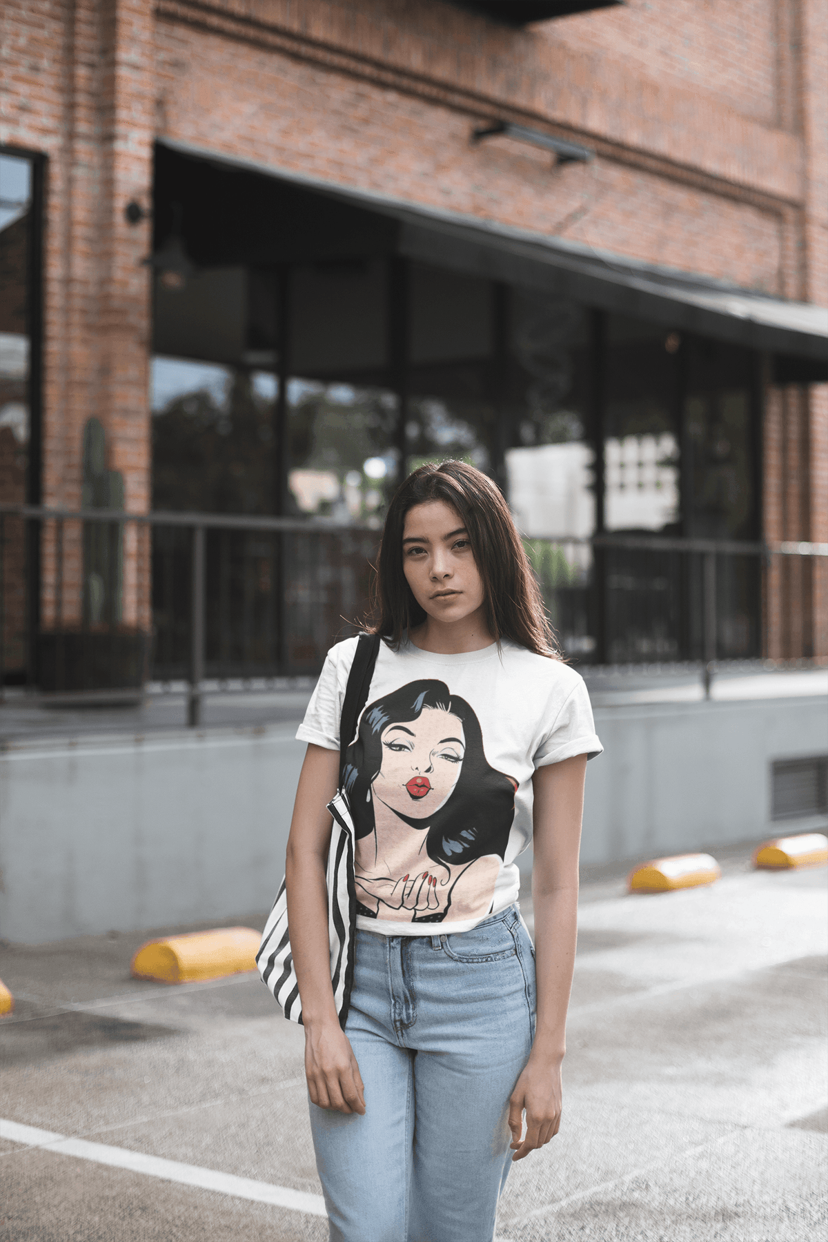 Kiss Women T-shirt - StylinArt
