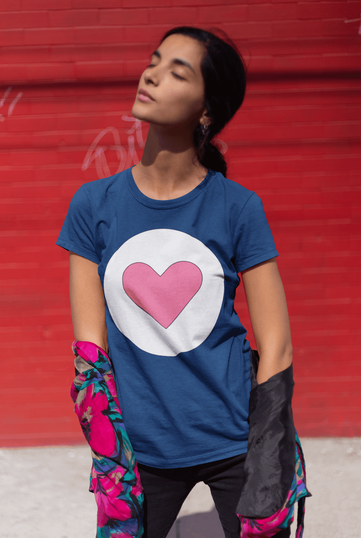 LOVE Heart T-shirt - StylinArt