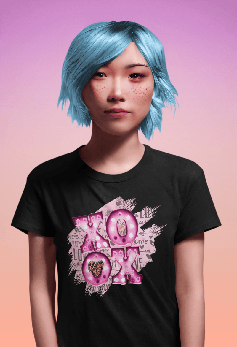 XOXO Luv meT-shirt - StylinArt